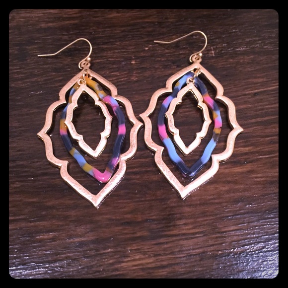 Cute resin acrylic earrings - Picture 1 of 1